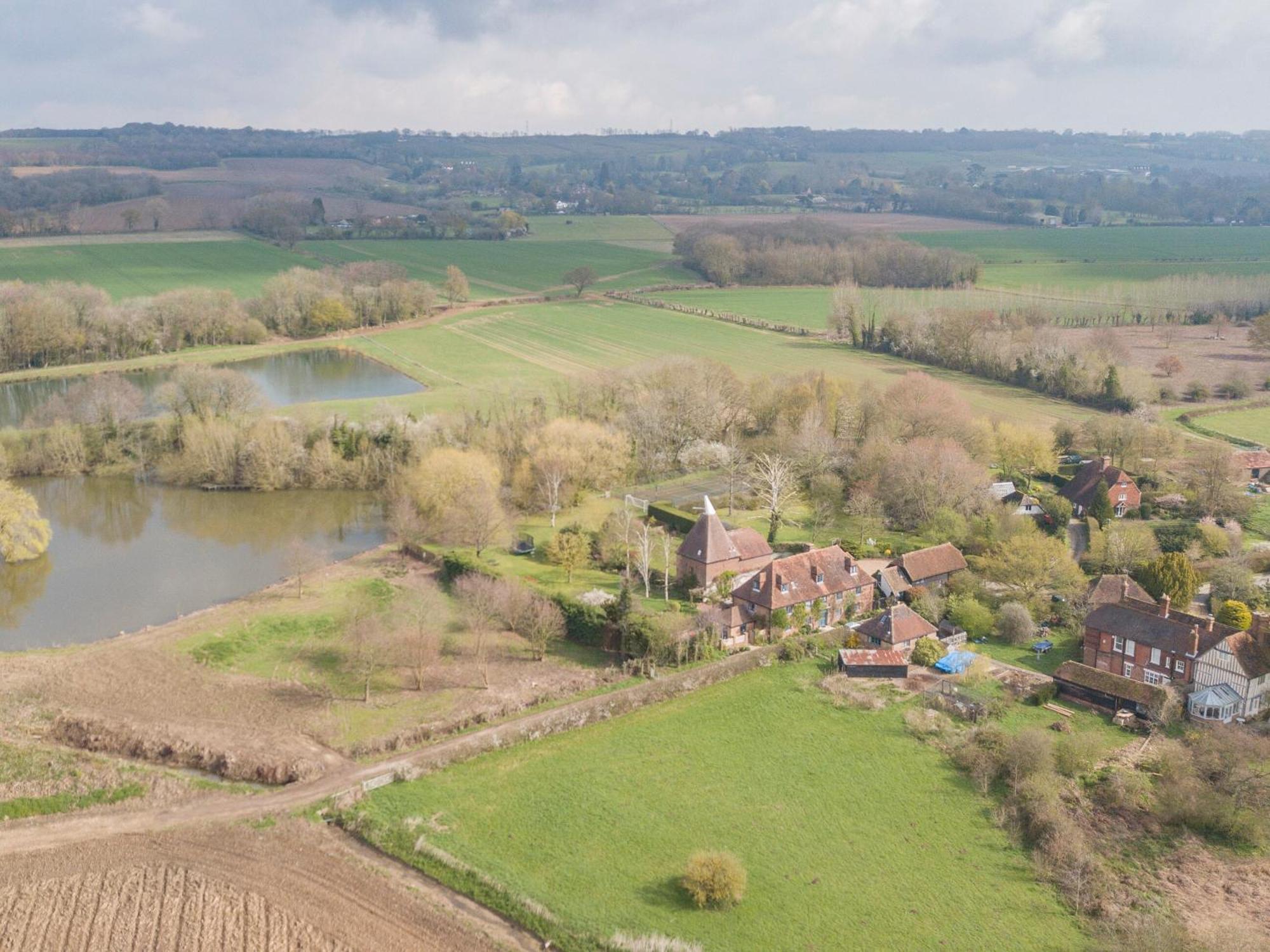 Woolhouse Barn Villa Hunton  ภายนอก รูปภาพ