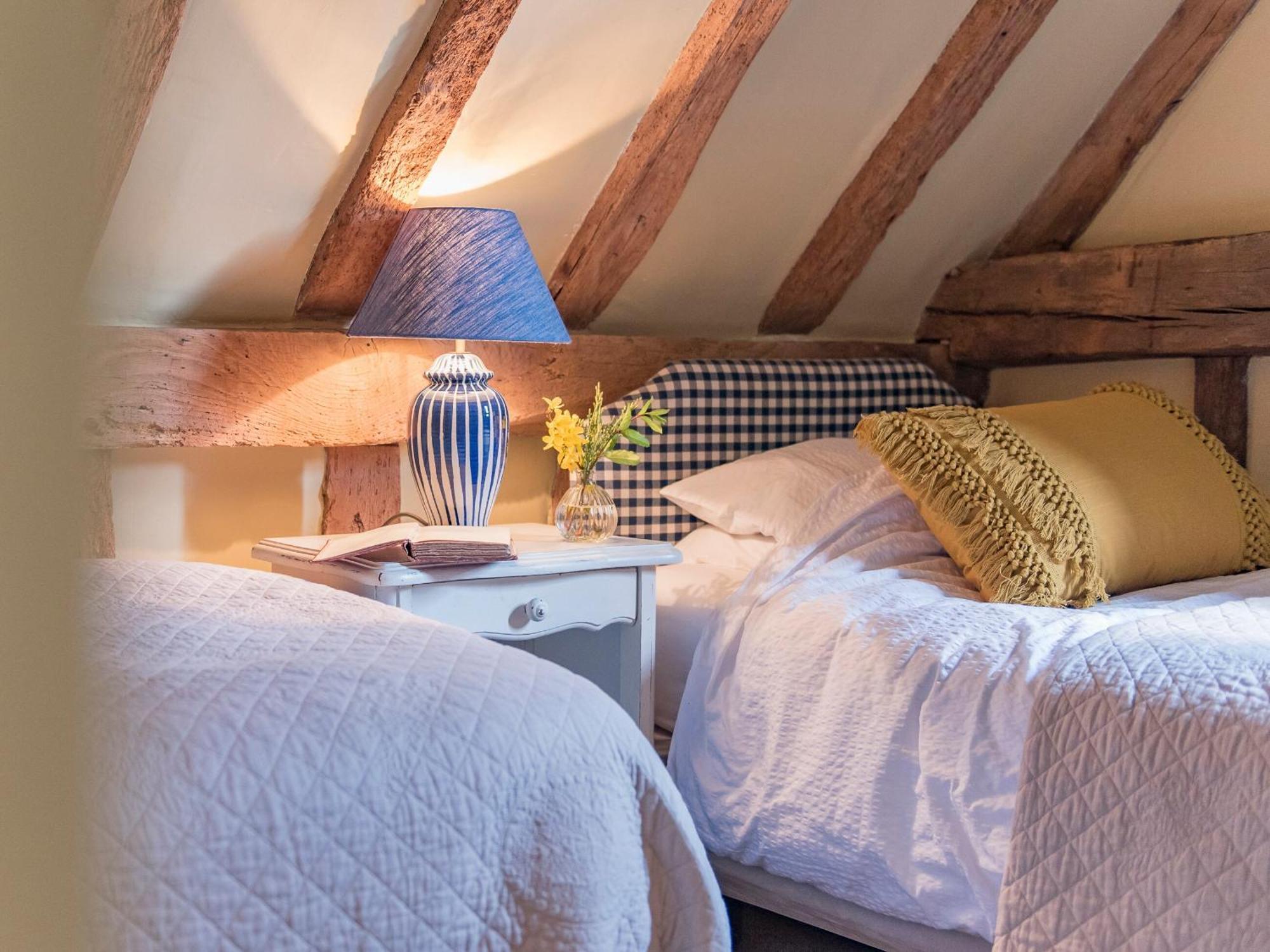 Woolhouse Barn Villa Hunton  ภายนอก รูปภาพ