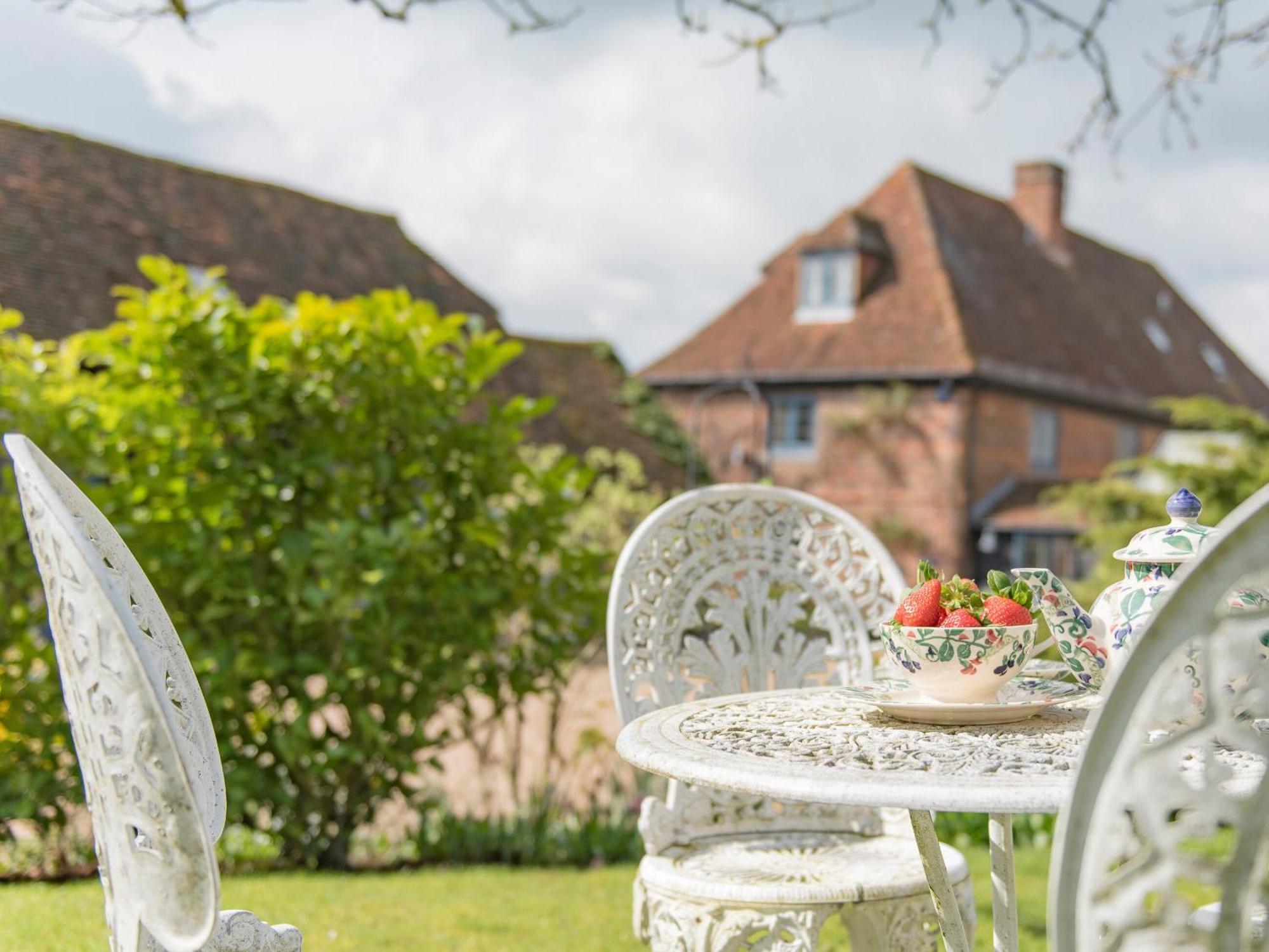 Woolhouse Barn Villa Hunton  ภายนอก รูปภาพ