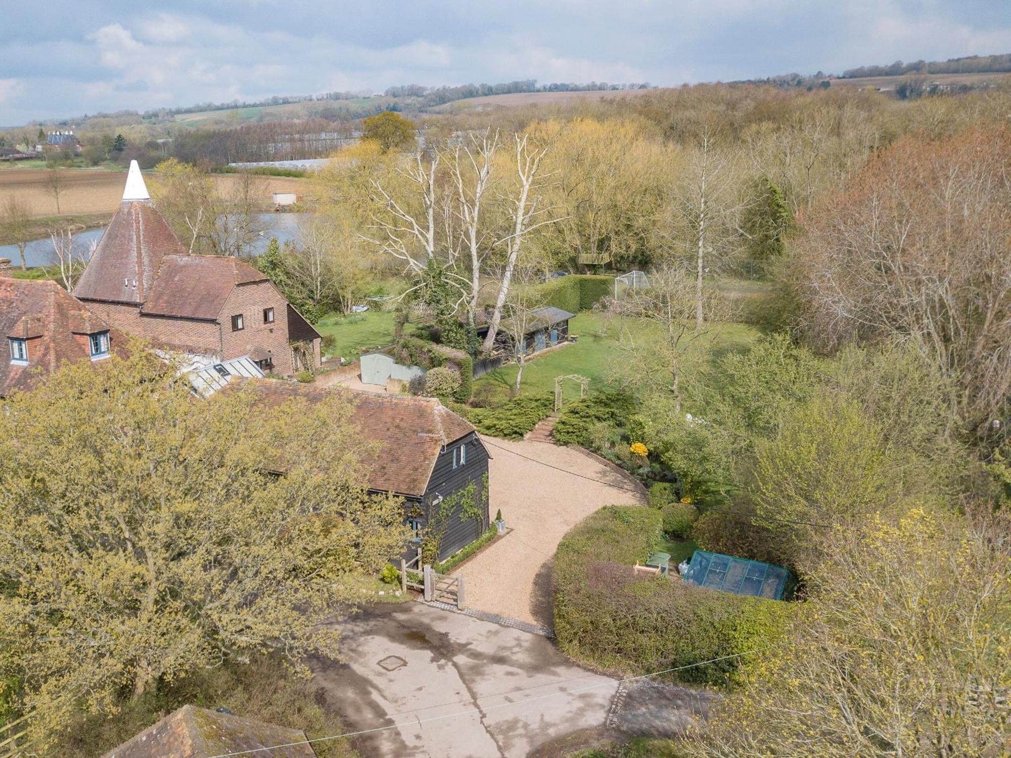 Woolhouse Barn Villa Hunton  ภายนอก รูปภาพ
